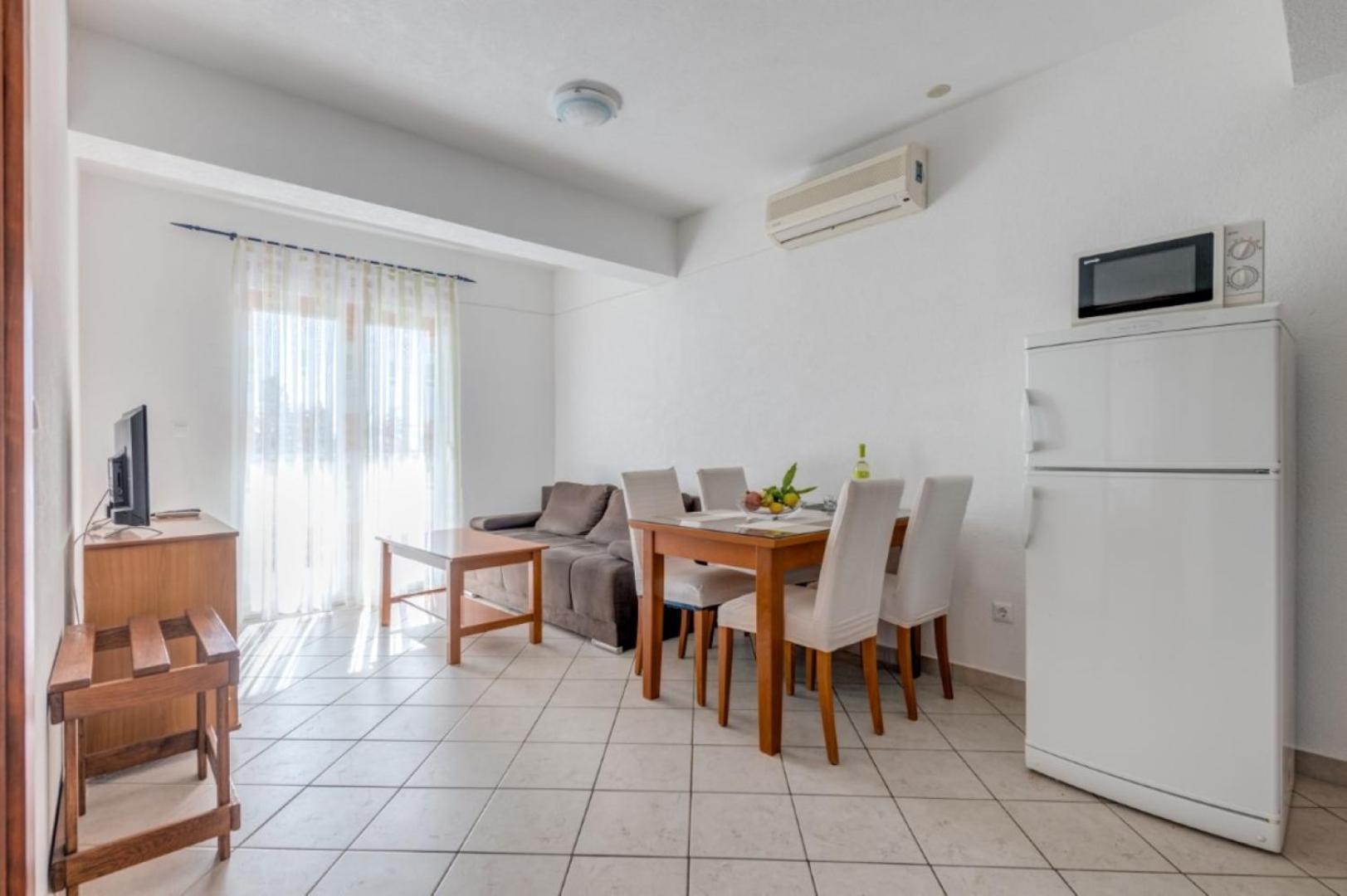 Ruza&Nikolina "1" Apartmani - Башка-Вода Экстерьер фото