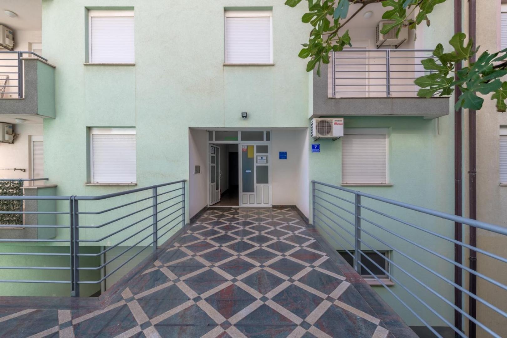 Ruza&Nikolina "1" Apartmani - Башка-Вода Экстерьер фото