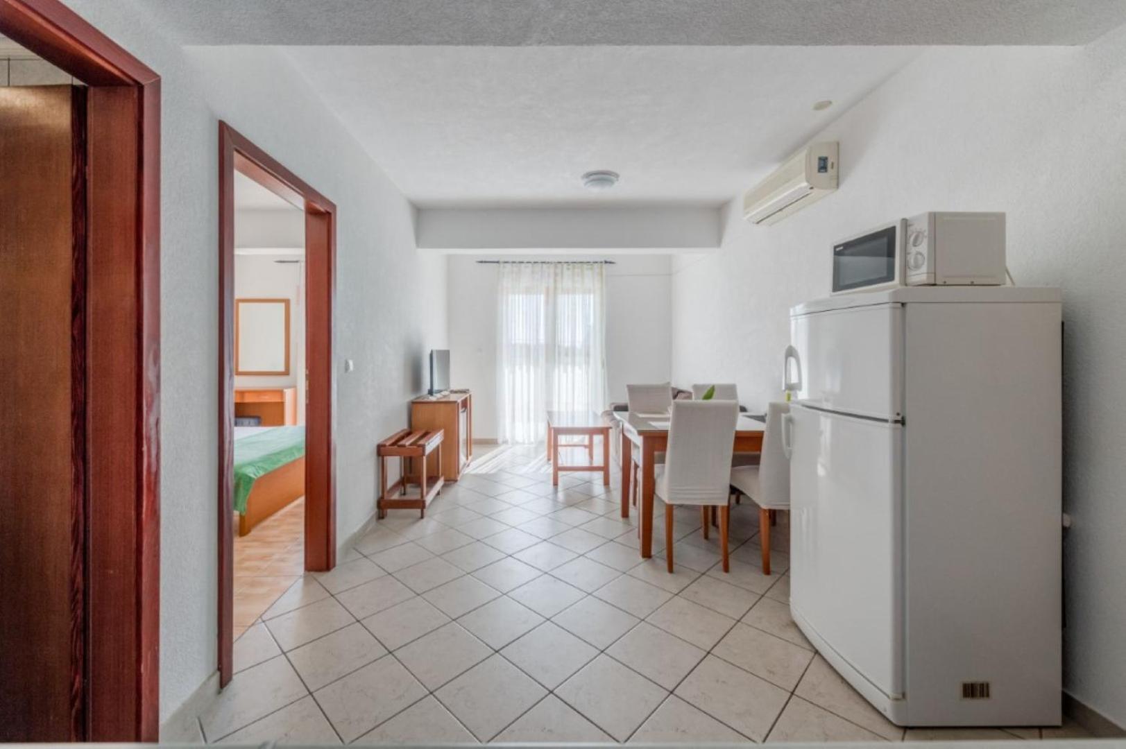 Ruza&Nikolina "1" Apartmani - Башка-Вода Экстерьер фото