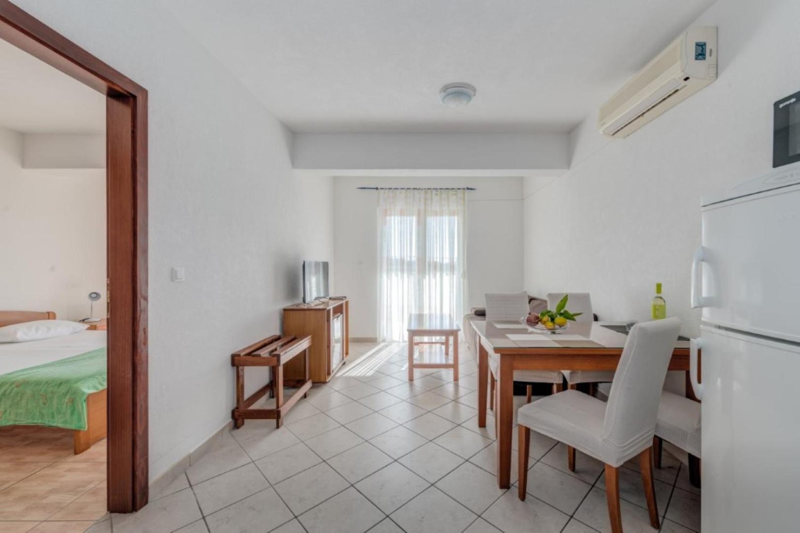 Ruza&Nikolina "1" Apartmani - Башка-Вода Экстерьер фото