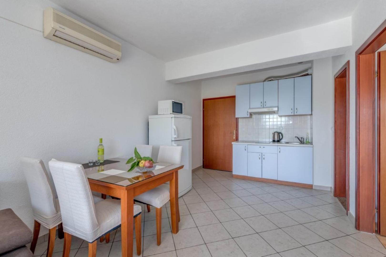Ruza&Nikolina "1" Apartmani - Башка-Вода Экстерьер фото